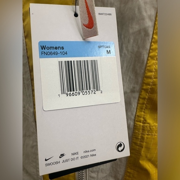 Woman nike jacket size M FN0649-104 - Picture 5 of 7